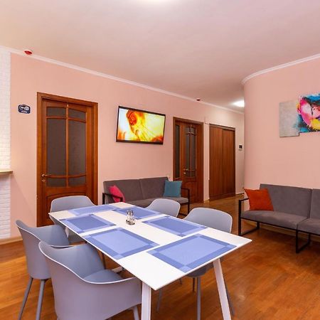 Хостел Friends House Odessa Exteriör bild
