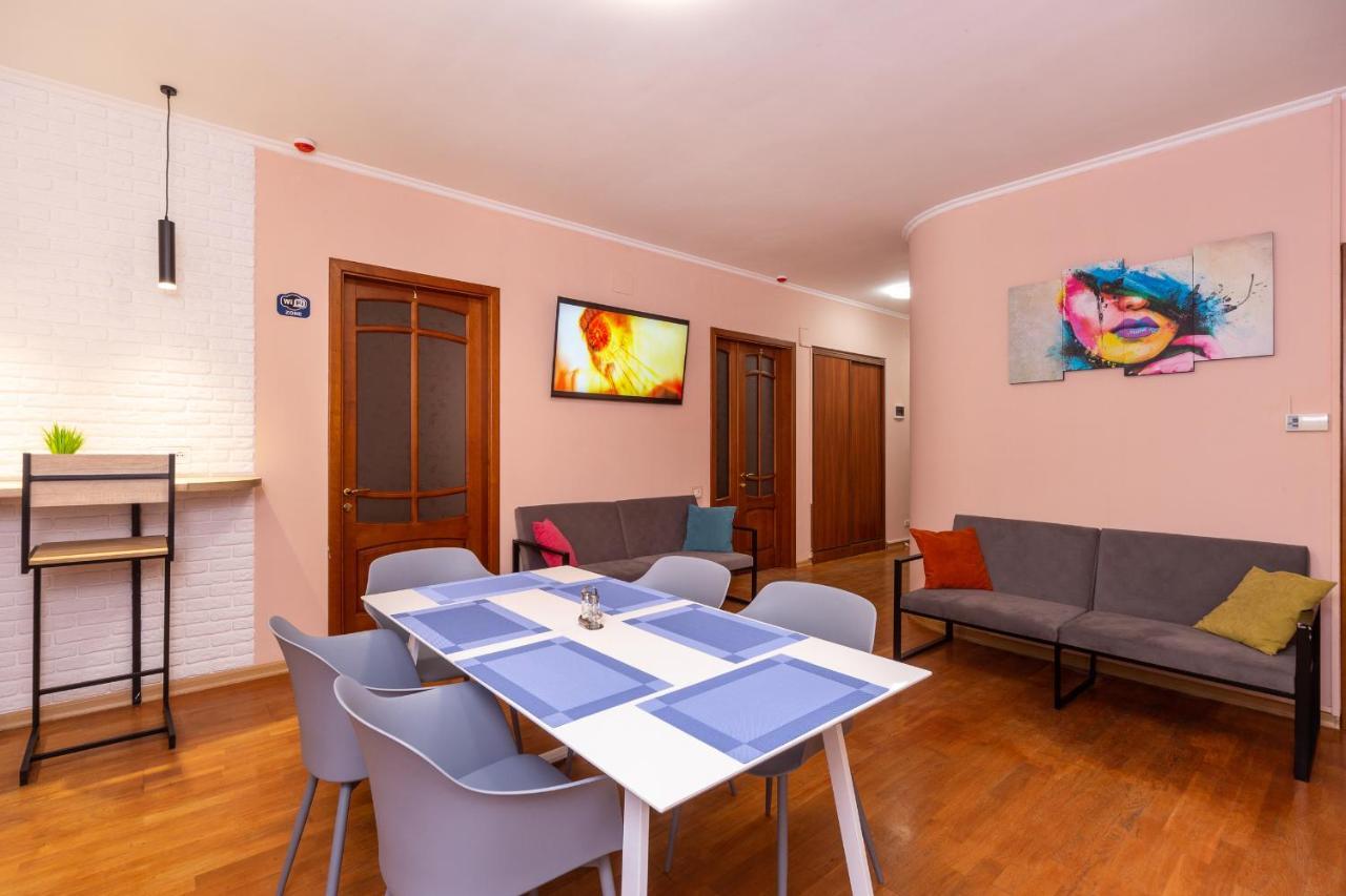 Хостел Friends House Odessa Exteriör bild