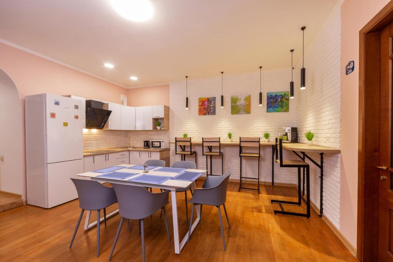 Хостел Friends House Odessa Exteriör bild