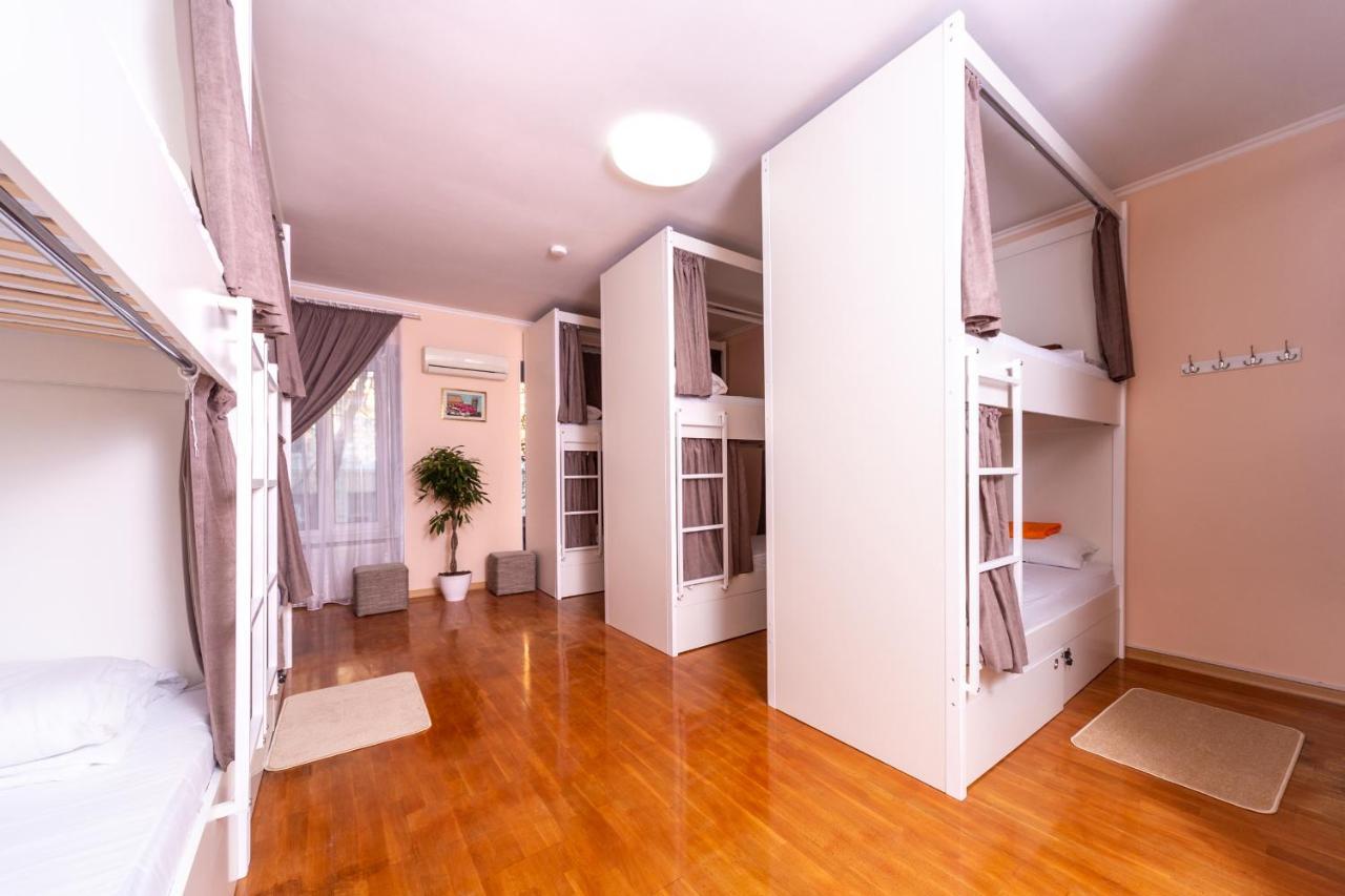 Хостел Friends House Odessa Exteriör bild